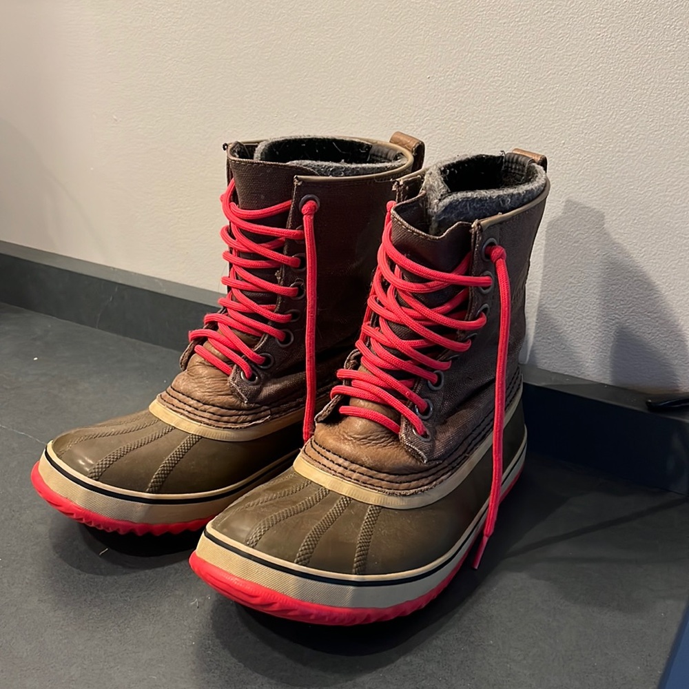 Sorel Women's Premium Waterproof Insulated Lace Canvas Hot Pink Boots